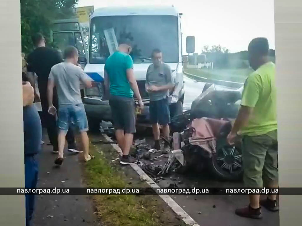 В Терновке пьяный водитель уснул за рулём с бутылкой (ВИДЕО) | Незалежний  портал Павлоград.dp.ua